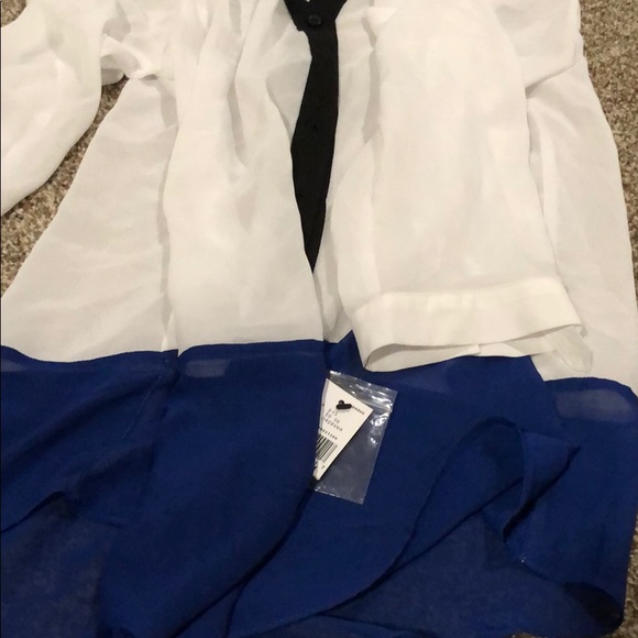 Button up blouse - Picture 4 of 4